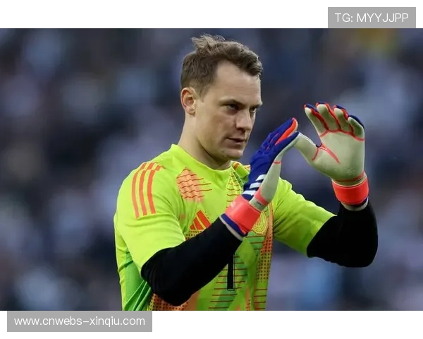 诺伊尔扑救失误瞬间,折射拜仁防线稳定性问题